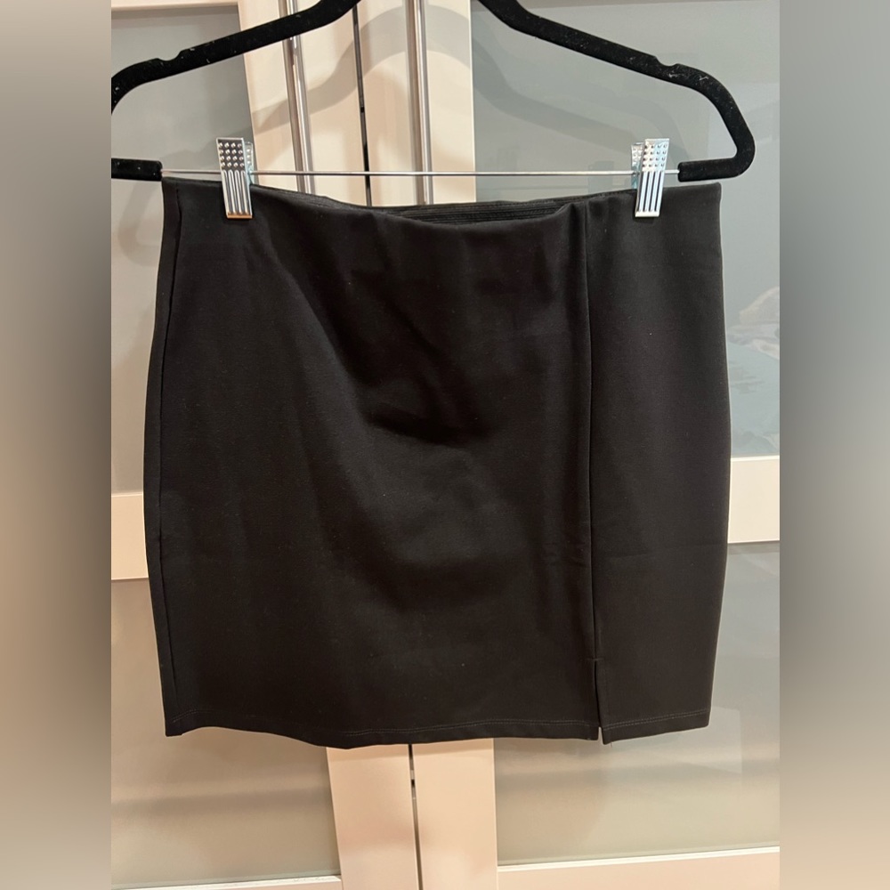Mango mini skirt with mini slit
